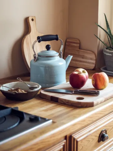 A clean set of everyday objects